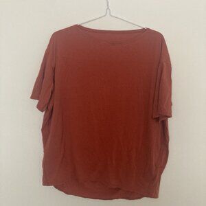 Lululemon Back in Action Short Sleeve Shirt Cayenne Size 12